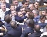 Masovna tuča u ukrajinskom parlamentu zbog nove mobilizacije