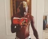 Mario Balotelli pegla, pleše i čita knjigu "Ja sam Zlatan"