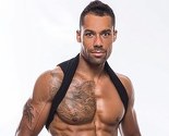 Zbog bolesti odustao od bodybuildinga, sada je model s ugrađenom stomom