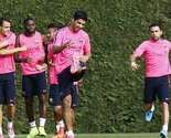 Suarez prvi put trenirao sa igračima Barcelone