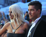 Jelena Karleuša prošetala crvenim tepihom