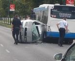 Sudar u Sarajevu: Zbog siline udara vozilo se prevrnulo