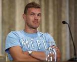 Edin Džeko na Twitteru podijelio radost zbog visokog poraza Uniteda od niželigaša