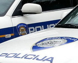 Zagreb: Naoružani muškarac opljačkao poštu i pucao, policija traga za njim