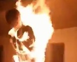 Opasni i bizarni "Fire Bucket Challenge": Vojvođanin se polio benzinom, zapalio i skočio u bazen