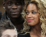 Nakon što je ostavio zaručnicu Fanny, Balotelli se viđa s Playboy zečicom