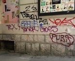 Niko nije nadležan za gradsko ruglo: Sarajevske zgrade prekrivene švrljotinama i grafitima