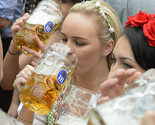 Hiljade posjetitelja uživalo u prvom danu Oktoberfesta