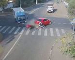 Biciklist srećom preživio sudar kamiona i automobila