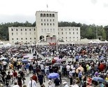 Papa u Tirani: Krenite ka novim horizontima poput orla na albanskoj zastavi