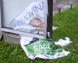 Građani Banje Luke uništavaju predizborne plakate
