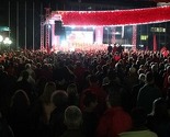 Ispred Narodnog pozorišta obijen kombi SDP-a i ukraden laptop