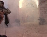 Al-Aksa: Izraelska policija dimnim bombama pokušala istjerati Palestince