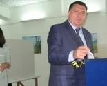 Dodik povećao prednost nad Tadićem u utrci za predsjednika RS-a
