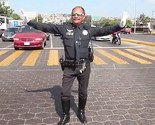 Meksički policajac plesao kao Michael Jackson i zabavio učesnike u saobraćaju