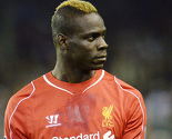 Navijači Liverpoola bijesni na Balotellija, na poluvremenu razmijenio dres sa Pepeom