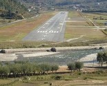 Slijetanje na najopasniji aerodrom na svijetu: Moramo paziti na litice, krovove, stubove...