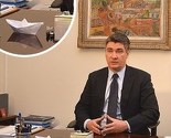 Hrvatski premijer prilikom važnog obraćanja naciji na stolu držao papirnati brod