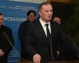 Ratni vojni invalid iz Cazina i dalje prijeti samospaljivanjem, pozvao Heleza da reagira