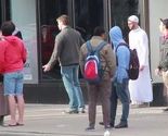 Društveni eksperiment: Pogledajte kako građani Kanade reaguju na osobe u islamskoj nošnji