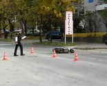 Tuzla: Motociklistkinja povrijeđena u saobraćajnoj nesreći u naselju Stupine