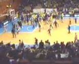 Zbog sukoba navijača prekinuta košarkaška utakmica Levski - Partizan