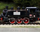 Kolekcionar iz Golubinja kod Žepča "parkirao" lokomotivu u svoje dvorište