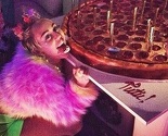 Miley Cyrus proslavila 22. rođendan u toplesu: Divlja zabava sa seksi igračkama i marihuanom