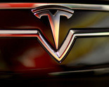 Saradnja na vidiku: Tesla želi BMW-ove baterije i dijelove od karbonskih vlakana