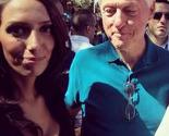 Atraktivna djevojka htjela fotografiju sa Clintonom, on gledao u njen dekolte
