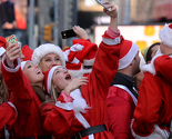 New York: Djeda Mrazovi se okupili na Times Squareu
