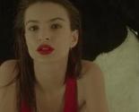 Kalendar LOVE: Zavodljiv ples Emily Ratajkowski oko plišane igračke