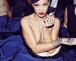 Šta se dešava u backstageu: Rihanna ponovo u toplesu