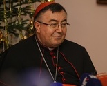 Božićna čestitka: Kardinal Puljić pozvao na obnovu vjere u vremenu koje "krade nadu"