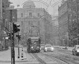 Snijeg prekrio gradske ulice, otežan saobraćaj na putevima u BiH