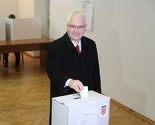 Predsjednički izbori u Hrvatskoj: Josipović očekuje pobjedu