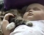 Video koji će vas raznježiti: Oni čuvaju vašu djecu i kada spavaju
