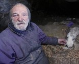 Šestu zimu dočekao živeći u pećini: Žarko Hrgić se ne plaši zime i samoće
