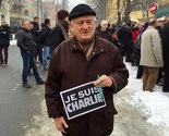 Jovan Divjak ispred Ambasade Francuske u Sarajevu: Je suis Charlie