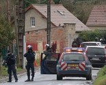 Specijalci u potrazi za teroristima pretražuju kuću po kuću u naselju Crepy-en-Valois
