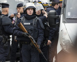 Aktivirane "uspavane" terorističke ćelije, francuski policajci moraju nositi oružje u svakom trenutku