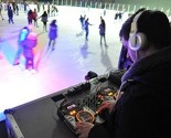 Zabava na ledu: Mladi uživali u Zetri uz disko muziku osamdesetih