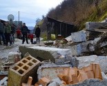 Klizište u Donjem Vakufu srušilo jedan objekat, evakuisano 10 porodica