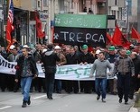 Priština: Demonstranti kamenovali zgradu Vlade, policija bacila suzavac