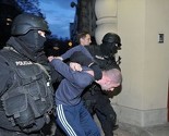 Palili aute pa išli u pljačke: Šestorici uhapšenih razbojnika predložen jednomjesečni pritvor