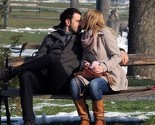 Valentinovo na ulicama bh. gradova: Zaljubljena lica, sunce i pokloni