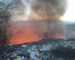 Požar u Širokom Brijegu još nije ugašen: Zapaljeno 500 guma, odjekivale i detonacije