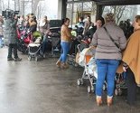 Oko 30 majki sa bebama ponovo pred Vladom ZDK