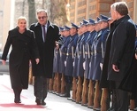 Svečani doček Grabar-Kitarović u Sarajevu uz vojne počasti