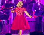 Kelly Clarkson odgovorila na zlobne kritike u vezi debljine i suvišnih kilograma